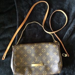 Louie Vuitton favorite medium